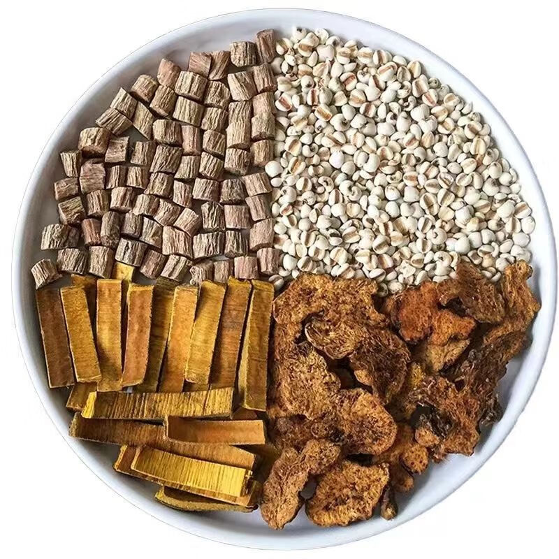 了解养殖业的朋友都知道,饲料添加剂在提高饲料营养价值和促进动物健康方面起着重要作用。那么,在众多的饲料添加剂中,都有哪些常见的原料呢?今天我们就来一起探讨一下。